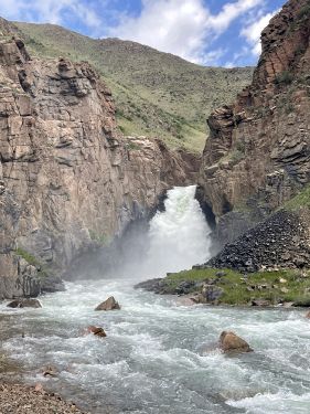 Water flow below the waterfall