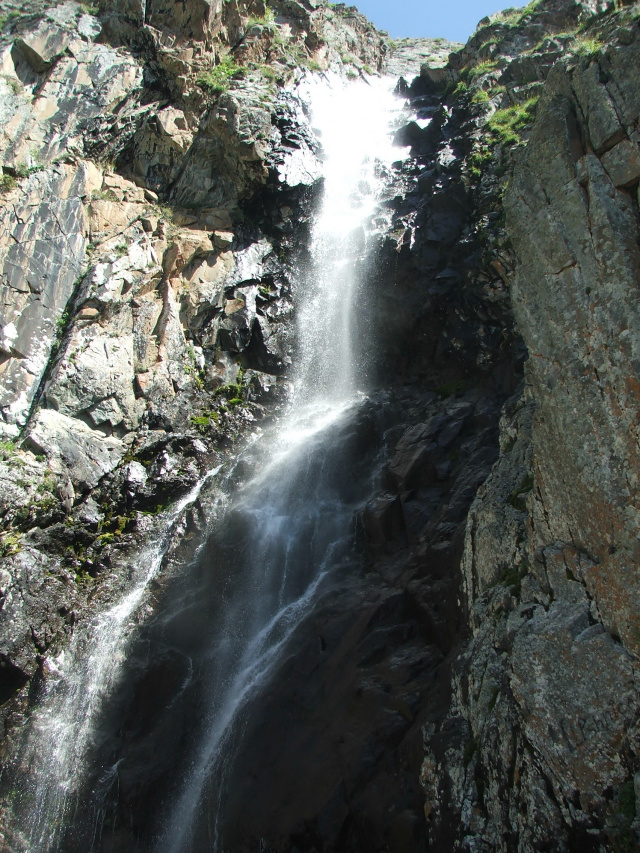 Ak-Sai waterfall - WikiJournal