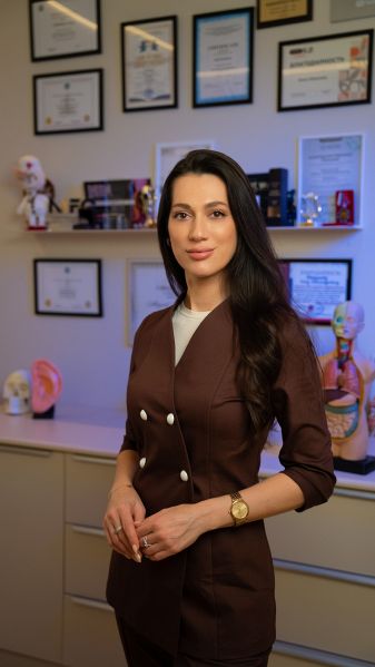 File:ZarifaRomanovaImg 01.jpg